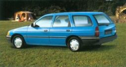 Форд Эскорт модели 1990 года в кузове "универсал"